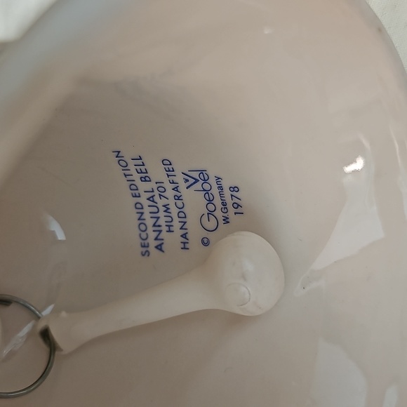 Hummel Annual Bell Second Edition HUM 701 - Picture 2 of 4